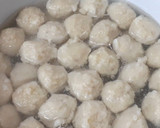 Foto langkah ke 5 dari resep Bakso Ayam kenyal kuah seger.