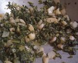 मूली आलू भुजिया(mooli aloo bhujiya recipe in hindi) रेसिपी चरण 4 फोटो