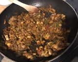 Une image de l'étape 8 de Champignons monstres farcis (oignon de roscoff,salicornes,sauce tomate maison,épices).