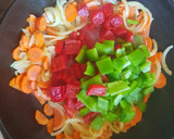 Foto del paso 2 de la receta: Tallarines con salteado de morrones
