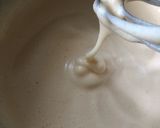 A picture of step 5 of Matcha castella cake.