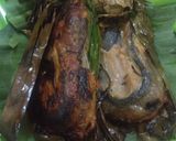 Foto langkah ke 5 dari resep Lele goreng bungkus daun.
