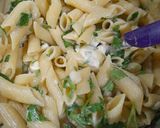 Foto del paso 2 de la receta: Mostachol ajo, perejil y queso y a caballo