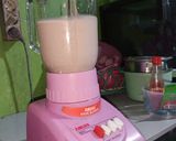 Foto langkah ke 3 dari resep Strawberry banana mocktail.