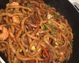 Foto langkah ke 4 dari resep YakiUdon (jamur dan udang).