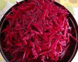 A picture of step 1 of Beetroot chutney.