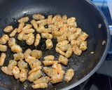 Foto del paso 10 de la receta: Tiburones con langostinos en su salsa