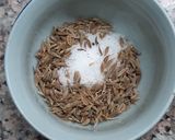 A picture of step 2 of Tarka rice.
