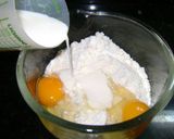 Foto del paso 2 de la receta: Rosca de ciruelas (con bizcochuelo de cajita)