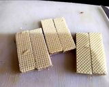 A picture of step 1 of White Chocolate Kit-Kat.