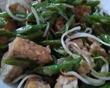 Foto langkah ke 4 dari resep Oseng kacang dan tempe.