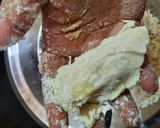 A picture of step 3 of Mawa samosa.