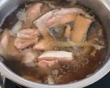 A picture of step 1 of Salmon Head in Ginger Soup.