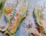 Foto del passaggio 4 della ricetta Fiori di zucchine al forno, ripiene con ricotta e prosciutto