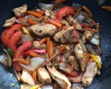 Foto del paso 4 de la receta: Saltado de Pollo