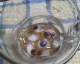 Foto del paso 2 de la receta: Agua y/o jugo de arándanos