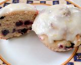 Φωτογραφία βήματος 7 της συνταγής Raspberry-Blueberry muffins με λεμονάτο γλάσο