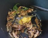 Foto langkah ke 4 dari resep Sup krim jamur.