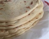 صورة لخطوة 2 من وصفة فطاير جبن 🧀 عسل 🍯 وزعتر 🌿
