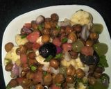 A picture of step 4 of Chatpati chana chaat.