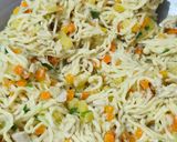 Foto langkah ke 5 dari resep Arem Arem Mie Sayur.