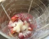 A picture of step 1 of Sparkling grape juice.