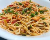 A picture of step 3 of Chicken Hakka Noodles.