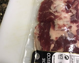 Foto del paso 1 de la receta: Paella 🥘 de secreto ibérico, ajos tiernos y alcachofas