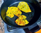 Foto del paso 6 de la receta: Filetes de pechuga de pollo al limón y curry amarillo hingú
