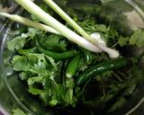 A picture of step 1 of Green coriander and green garlic chutney.