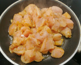 Foto del paso 1 de la receta: Pollo al curry con leche de coco