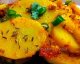A picture of step 3 of Aloo ki kattliyan salan.
