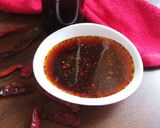 A picture of step 4 of Chilli Oil.