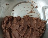 A picture of step 5 of Choco coconut ladoo.