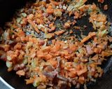 Foto del paso 4 de la receta: Omurice🤔 a mi manera🌰🥕🍳🍚🥓..!