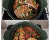 Hình bước làm 3 của món Cá bớp kho hành ớt