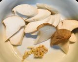 Hình bước làm 3 của món Gỏi măng nấm (nộm măng)