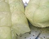 Foto langkah ke 6 dari resep Roti Kukus Pandan Isi Coklat.