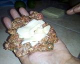 Foto del paso 5 de la receta: Hamburguesas de carne de res 🐮 rellenas de queso