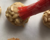 Foto del paso 12 de la receta: Panellets de mazapán con piñones y otras variedades