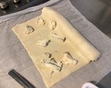 Une image de l'étape 6 de « Chaperos » petits feuilletés au jambon blanc, basilic, gorgonzola et pavot bleu.