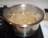 Foto del paso 3 de la receta: Garbanzos en cocción y carne guisada
