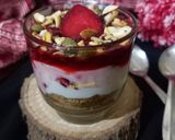 A picture of step 6 of Strawberry cream cheesecake glass shot.