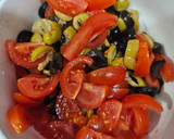 Foto del paso 2 de la receta: Pollo con pesto de rúcula y ensalada de cherry