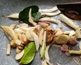 Foto langkah ke 3 dari resep Mamaci Sayur Ikan Asem Seger.