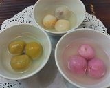 A picture of step 6 of Five-Color Bánh Trôi for Tết Hàn Thực.