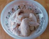 Hình bước làm 3 của món GÀ chiên vị bơ tỏi