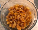 Császármorzsa aszalt sárgabarackkal🍑🥄 recept fázis 2 fotója