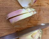 Foto del passaggio 3 della ricetta Farfalle carciofi e speck