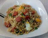 Foto del paso 2 de la receta: Arroz Chaufa con Salchichas